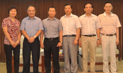 閘北區(qū)區(qū)長周平等領(lǐng)導(dǎo)會見集團公司總裁鄭建龍一行