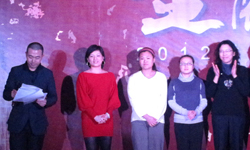 集團(tuán)副總裁湯秀章參加財(cái)大科技園年會(huì)及頒獎(jiǎng)典禮，本集團(tuán)榮獲年度綜合十強(qiáng)企業(yè)